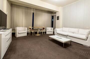 Фото номера Люкс с 1 спальней Отель Orhideea Residence &amp; Spa г. Бухарест 8