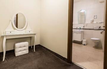 Фото номера Люкс с 1 спальней Отель Orhideea Residence &amp; Spa г. Бухарест 6