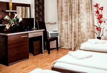 Фото номера Трехместный номер Отель Hotel Stars г. Бухарест 8