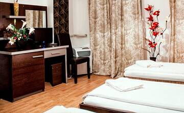 Фото номера Трехместный номер Отель Hotel Stars г. Бухарест 6