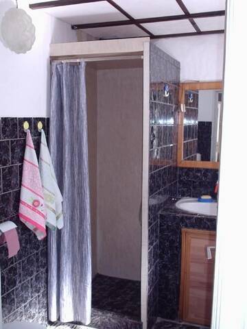 Фото номера Двухместный номер с 1 кроватью и мини-кухней Хостелы Expo Home Stay г. Бухарест 43