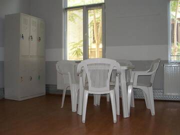 Фото номера Односпальная кровать в общем номере с 6 кроватями Хостелы Kretan Hostel г. Бухарест 7