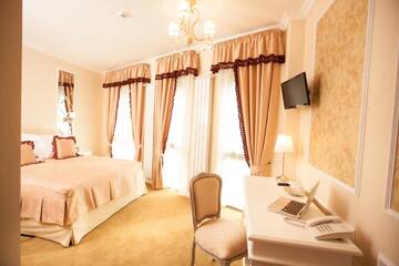 Фото номера Улучшенный двухместный номер с 1 кроватью Отель Villa Boutique Lafayette г. Бухарест 4