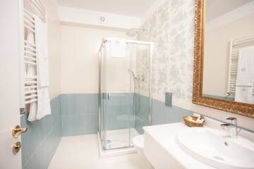 Фото номера Полулюкс Отель Villa Boutique Lafayette г. Бухарест 25
