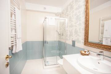 Фото номера Полулюкс Отель Villa Boutique Lafayette г. Бухарест 7