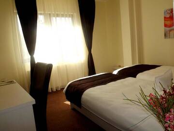 Фото номера Люкс Отель West Plaza Residence г. Бухарест 6