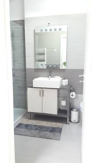 Фото номера Апартаменты с 2 спальнями Гостевой дом Johanna House г. Бухарест 15