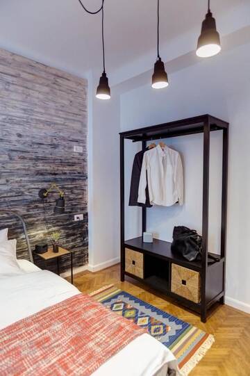 Фото номера Двухместный номер с 1 кроватью и общей ванной комнатой Хостелы First Hostel Bucharest г. Бухарест 4