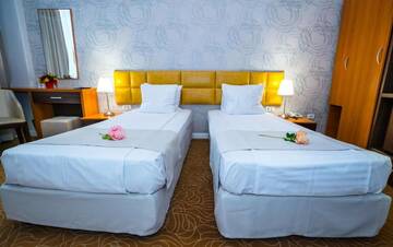 Фото номера Двухместный номер с 2 отдельными кроватями Отель Best Western Hotel Lev Or I г. Бухарест 10
