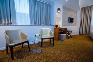 Фото номера Люкс с кроватью размера «king-size» Отель Best Western Hotel Lev Or I г. Бухарест 5