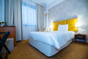 Фото номера Номер с кроватью размера «queen-size» Отель Best Western Hotel Lev Or I г. Бухарест 3