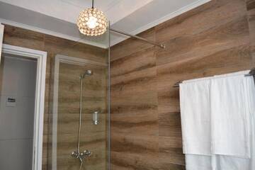 Фото номера Стандартный двухместный номер с 1 кроватью Отель Old City Bucharest NF Hotels г. Бухарест 11