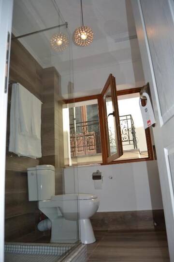 Фото номера Стандартный двухместный номер с 1 кроватью Отель Old City Bucharest NF Hotels г. Бухарест 12