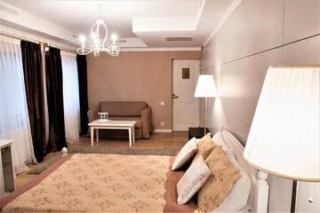Фото номера Представительский двухместный номер с 1 кроватью Отель Old City Bucharest NF Hotels г. Бухарест 4