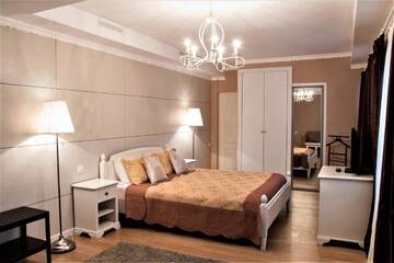 Фото номера Представительский двухместный номер с 1 кроватью Отель Old City Bucharest NF Hotels г. Бухарест 6