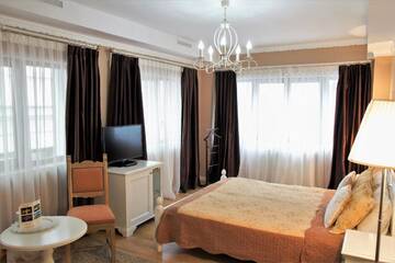 Фото номера Стандартный двухместный номер с 1 кроватью Отель Old City Bucharest NF Hotels г. Бухарест 3