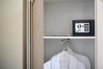 Фото номера Полулюкс Отель Euro Hotel Grivita г. Бухарест 10