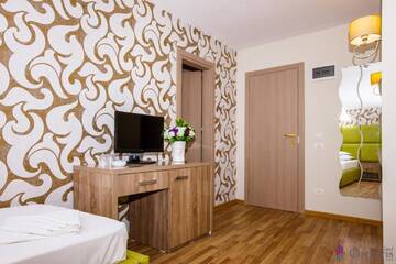 Фото номера Трехместный номер Отель Hotel Corvaris г. Бухарест 3