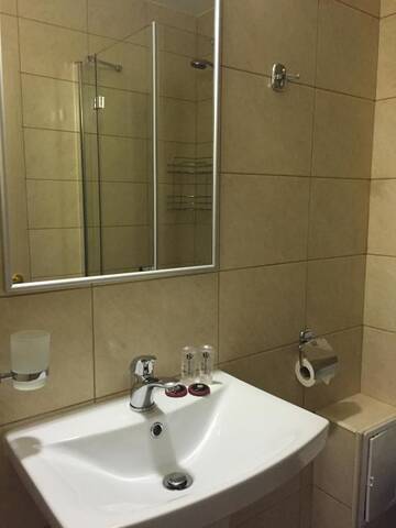Фото номера Трехместный номер Отель Hotel Corvaris г. Бухарест 2