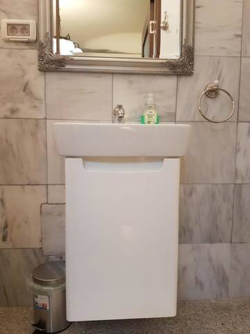 Фото номера Двухместный номер &quot;Париж&quot; Отель Hotel Bucharest Boutique Accommodation г. Бухарест 7
