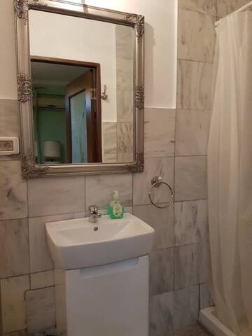 Фото номера Двухместный номер &quot;Париж&quot; Отель Hotel Bucharest Boutique Accommodation г. Бухарест 8