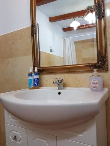 Фото номера Люкс «Мадрид» Отель Hotel Bucharest Boutique Accommodation г. Бухарест 12