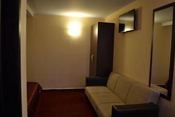 Фото номера Семейный номер (для 3 взрослых) Отель Hotel Athos г. Бухарест 2