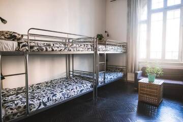 Фото номера Кровать в общем 8-местном номере для мужчин и женщин Хостелы Podstel Bucharest г. Бухарест 4