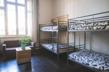 Фото номера Кровать в общем 8-местном номере для мужчин и женщин Хостелы Podstel Bucharest г. Бухарест 3