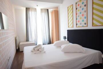 Фото номера Апартаменты 6 с 2 спальнями Апарт-отели Mosilor Apartments г. Бухарест 7