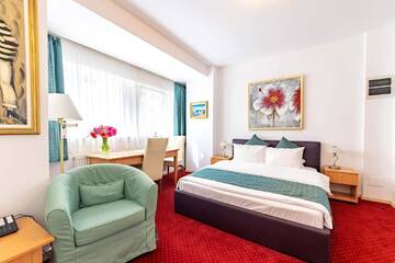 Фото номера King Double with Balcony (Including smoking area) Отель Bucur Accommodation г. Бухарест 3
