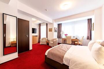 Фото номера King Double with Balcony (Including smoking area) Отель Bucur Accommodation г. Бухарест 6