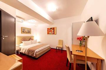 Фото номера Двухместный номер эконом-класса с 1 кроватью Отель Bucur Accommodation г. Бухарест 2