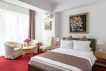 Фото номера King Double with Balcony (Including smoking area) Отель Bucur Accommodation г. Бухарест 8