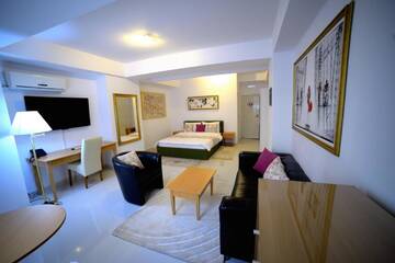 Фото номера Superior Double with Balcony (Including smoking area) Отель Bucur Accommodation г. Бухарест 5