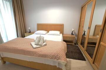 Фото номера Апартаменты с балконом Апарт-отели Uptown Residence Apartments г. Бухарест 7