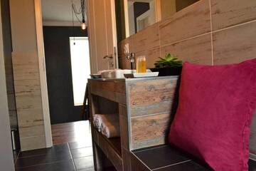 Фото номера Двухуровневые апартаменты с 2 спальнями Апарт-отели JN Boutique Apartments г. Бухарест 18