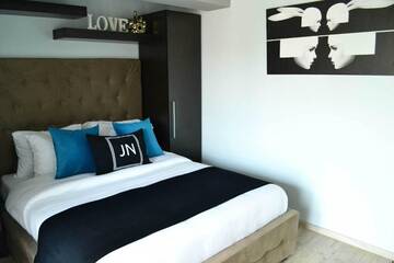 Фото номера Двухуровневые апартаменты с 2 спальнями Апарт-отели JN Boutique Apartments г. Бухарест 27