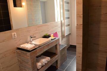 Фото номера Двухуровневые апартаменты с 2 спальнями Апарт-отели JN Boutique Apartments г. Бухарест 5