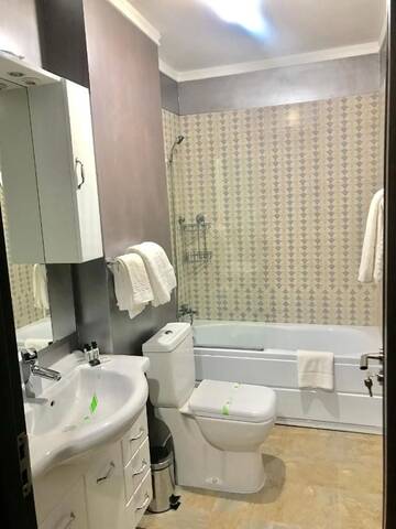 Фото номера Суперлюкс с кроватью размера &quot;king-size&quot; Гостевой дом Vila 18 Hotel Boutique г. Бухарест 11