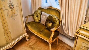 Фото номера Номер Делюкс с кроватью размера «queen-size» Отель Conacul Coroanei Luxury Boutique Hotel г. Бухарест 22