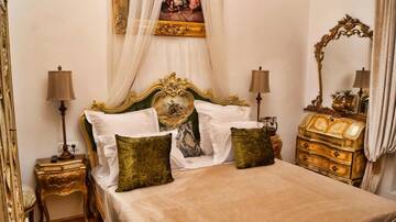 Фото номера Номер Делюкс Отель Conacul Coroanei Luxury Boutique Hotel г. Бухарест 10