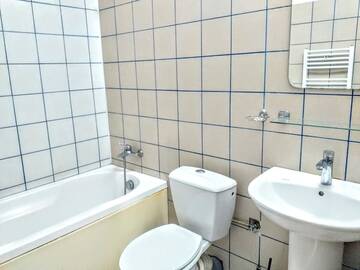 Фото номера Вилла с 1 спальней Виллы Quiet Garden 1st Floor г. Бухарест 15