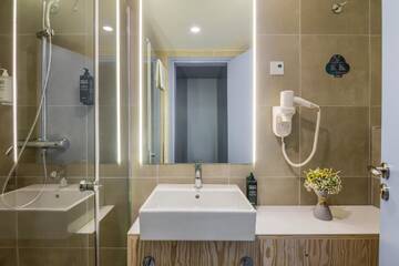 Фото номера Стандартный двухместный номер с 2 отдельными кроватями Отель ibis Styles Bucharest City Center г. Бухарест 3