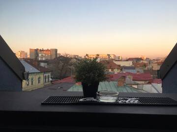 Фото номера Номер с кроватью размера «king-size» и балконом Апарт-отели Urban 7 Residence г. Бухарест 9