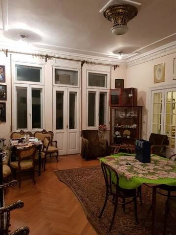 Фото номера Двухместный номер Делюкс с 1 кроватью Проживание в семье Historical villa in Victory Square, Bucharest г. Бухарест 7