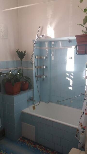 Фото номера Четырехместный номер с собственной ванной комнатой Гостевой дом 12 Residence Cotroceni г. Бухарест 25