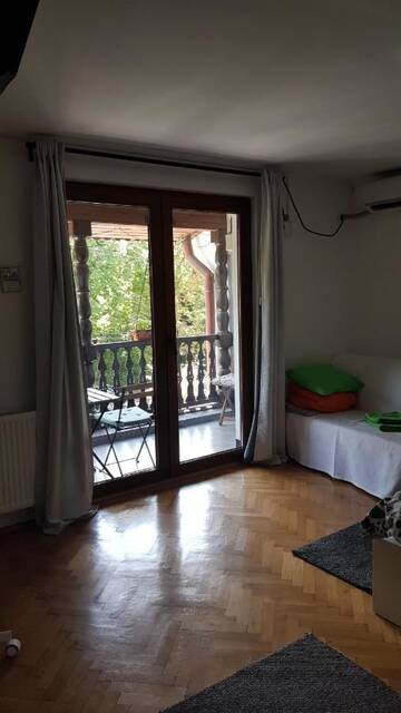 Фото номера Четырехместный номер с террасой Гостевой дом 12 Residence Cotroceni г. Бухарест 8