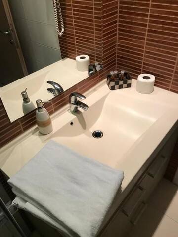 Фото номера Апартаменты с 1 спальней Апарт-отели Platinum Rooms ApartHotel г. Бухарест 9