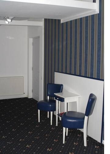 Фото номера Двухместный номер Делюкс с 1 кроватью Апарт-отели AZZA Aparthotel г. Бухарест 3
